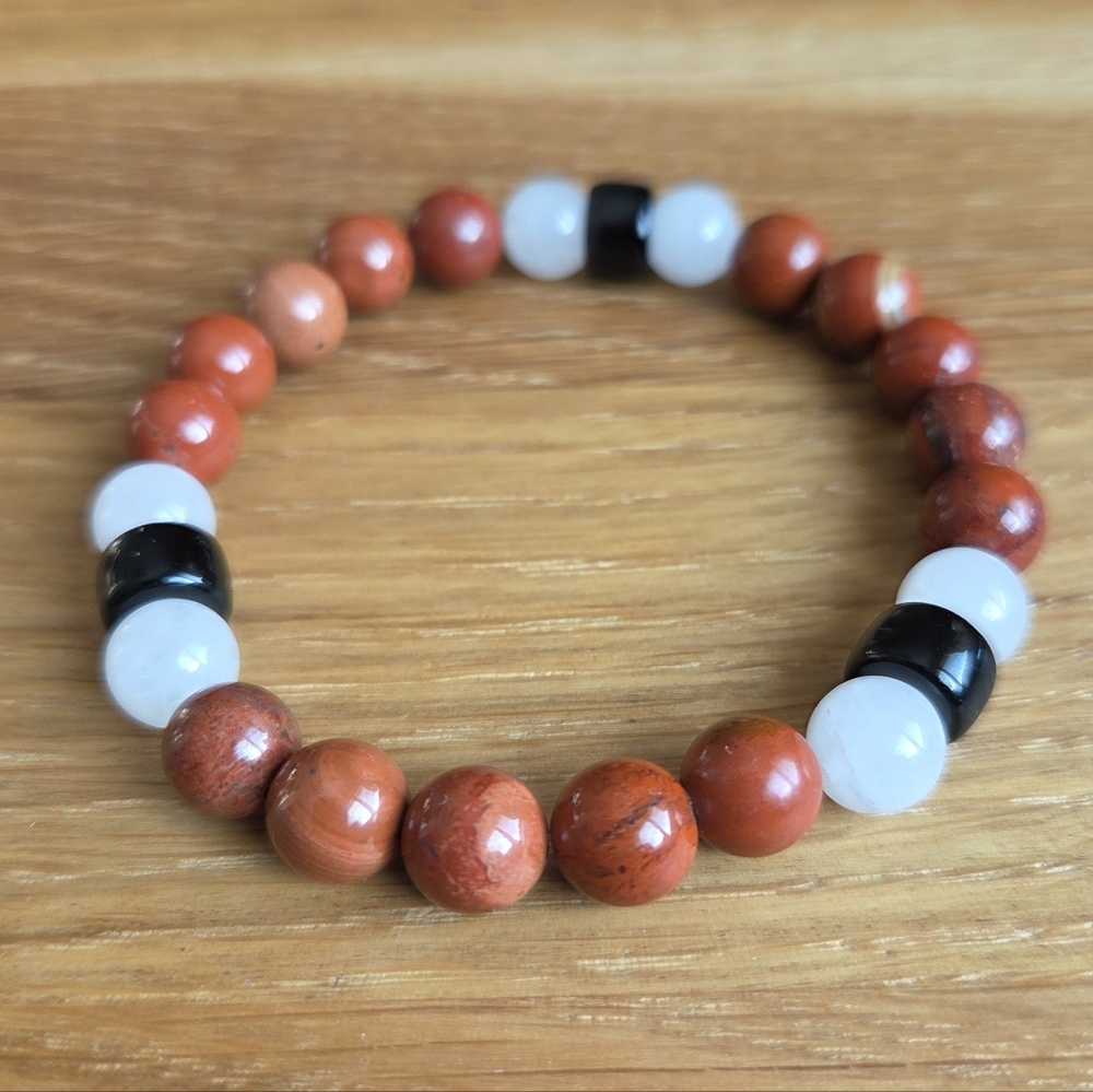 Red Jasper & White Jade Beadrd Stretch Bracelet | Handmade - Picture 7 of 12